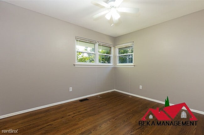 Building Photo - 4 br, 2.5 bath House - 31756 Scone St