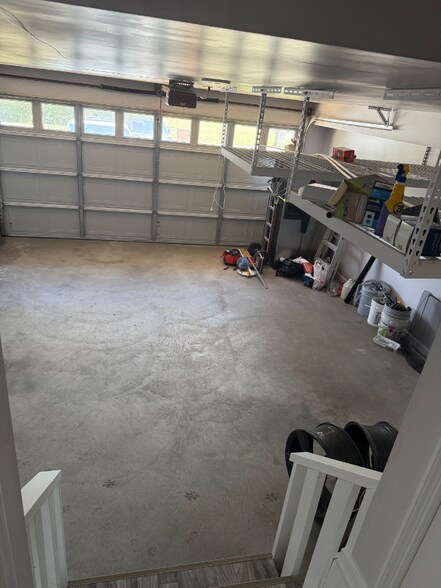 Building Photo - 205 Queens Ln Ct