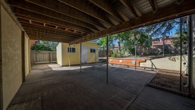 Building Photo - Charming Palmer Park Home - 4BR/3BA with F...