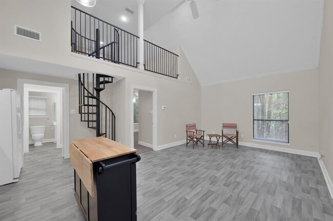 Building Photo - 6436 Longmire Rd