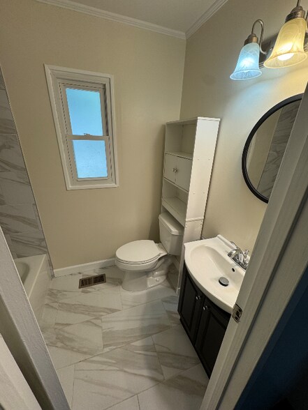 Building Photo - 437 Navajo St