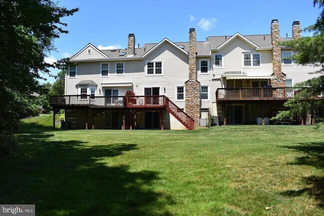 Building Photo - 150 Canterbury Ln