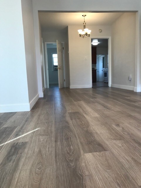 Building Photo - 367 Burchett St