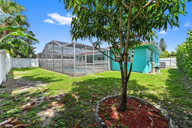 Building Photo - 10332 Dorchester Dr