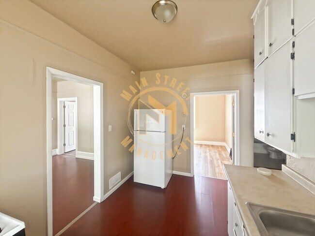 Building Photo - 517 N Ashland Ave