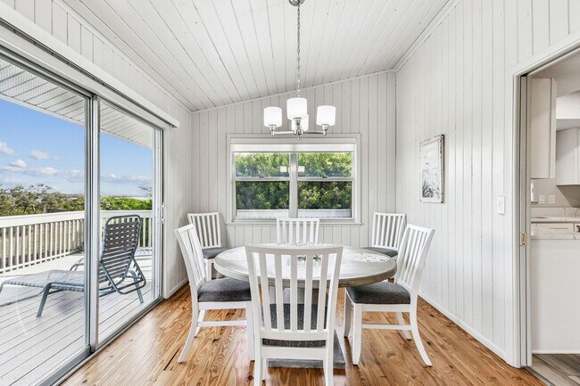Building Photo - 7745 Manasota Key Rd