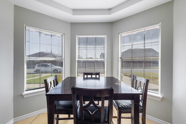 Building Photo - 2677 Fox Cove Drive