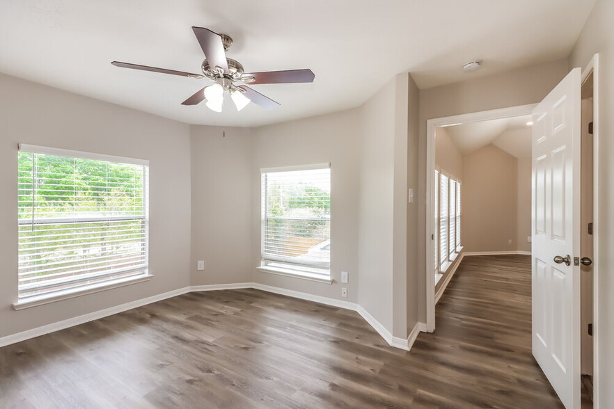 Building Photo - 322 Billingford Dr