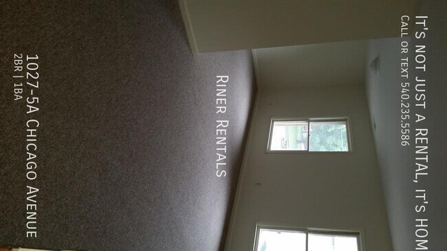 Building Photo - 1027-5A Chicago Ave