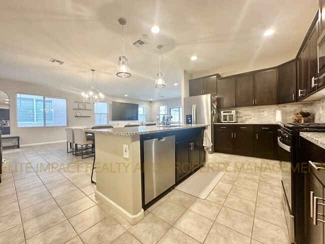 Building Photo - 7755 S Via Casa De Campo