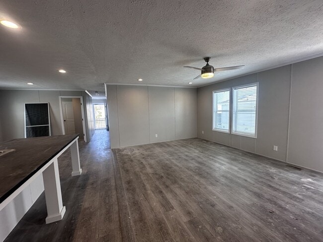 Building Photo - 29638 Danbury Ct