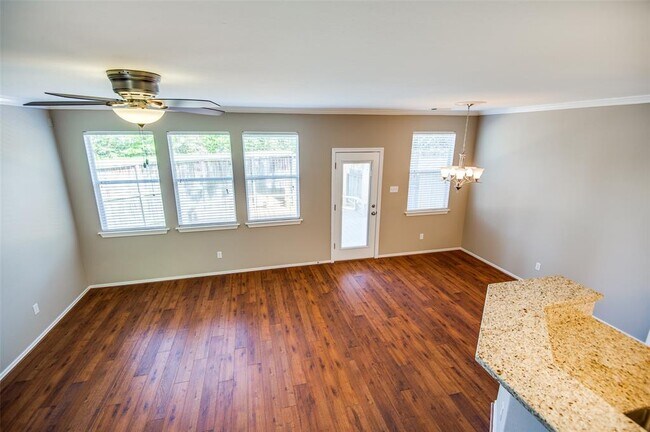 Building Photo - 105 Summerhaze Ct