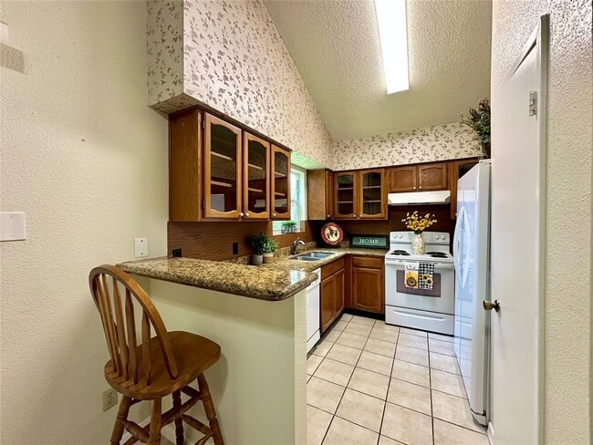 Building Photo - 9004 Vogue Ln