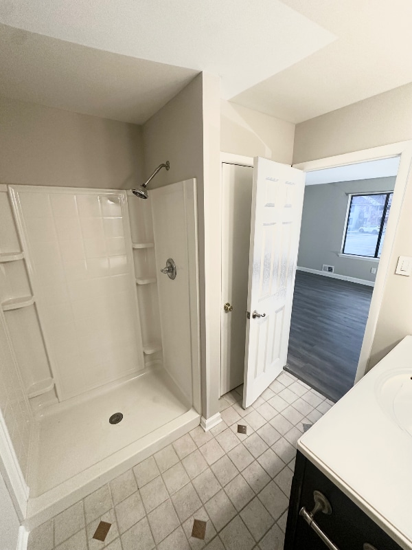 Building Photo - 807 Hickory Cir