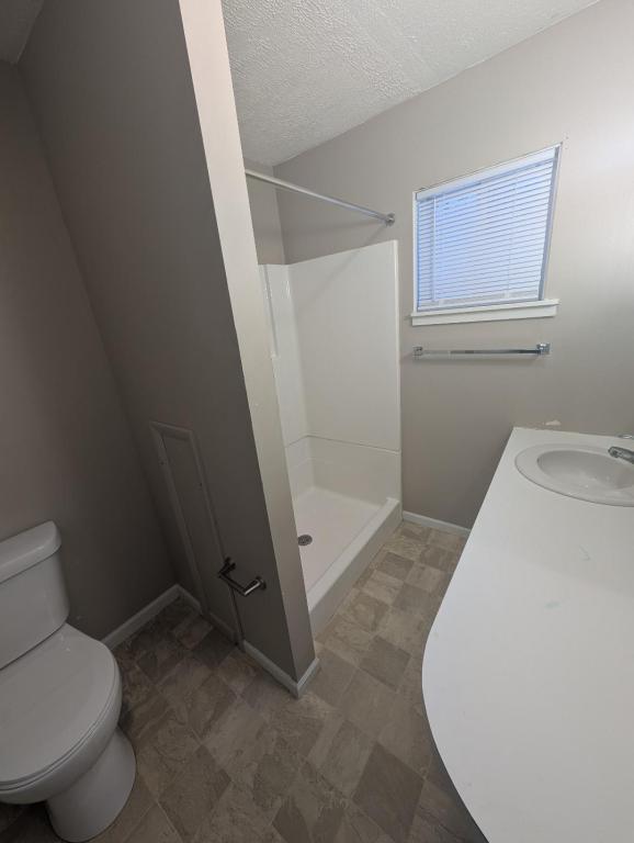 Building Photo - 145 E Paras Hill Dr