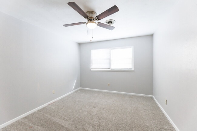 Building Photo - Wonderful 3/2/2 for Rent!