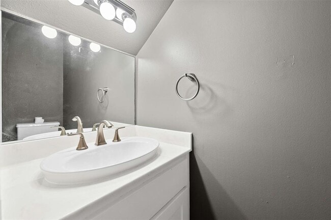 Building Photo - 1904 Goodrich Ave