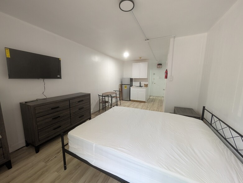 Building Photo - 7900 Old York Rd