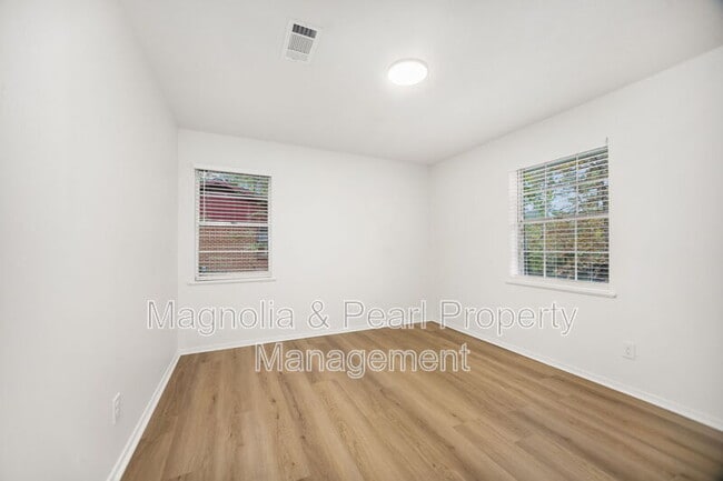 Building Photo - 207 Westwood Pl