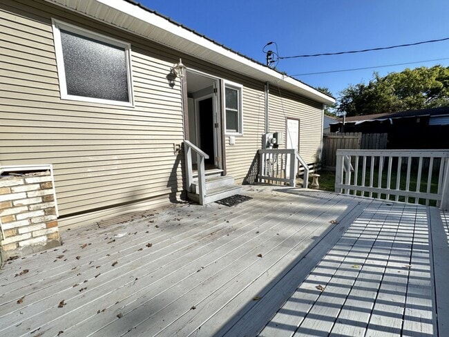 Building Photo - 496 Louisiana Ave. Clarksville, TN 37042