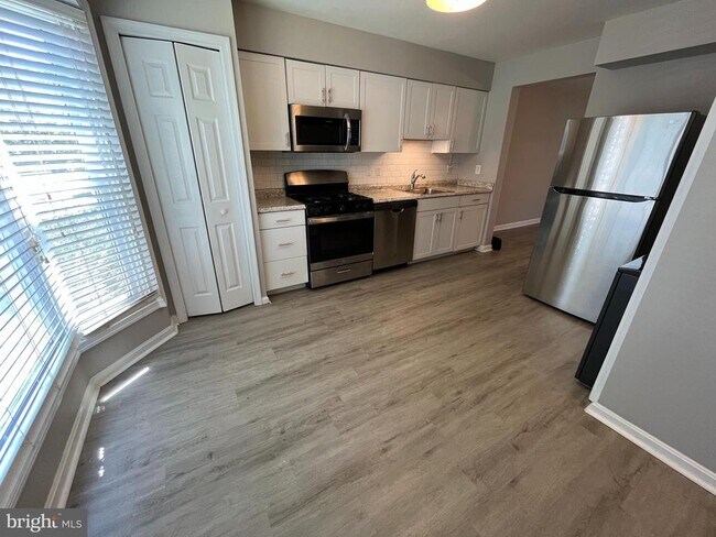 Building Photo - 10606 Greta Lynn Ct