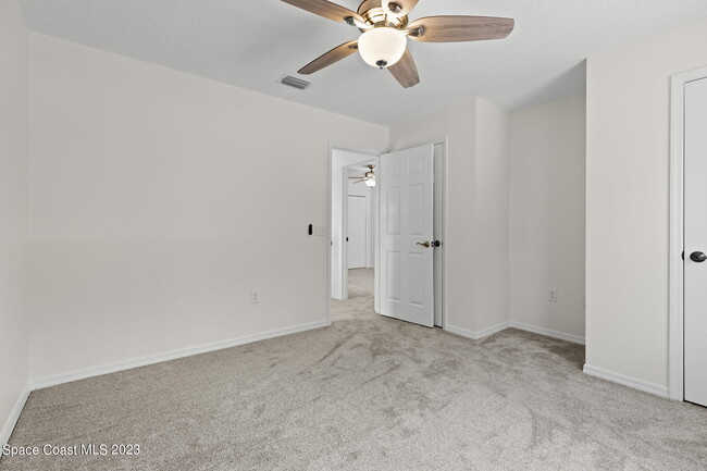 Building Photo - 271 Forecast Ln