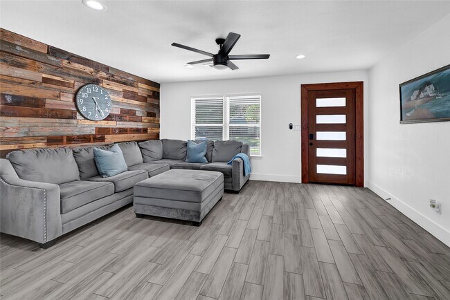 Building Photo - 8010 Ocean Dr