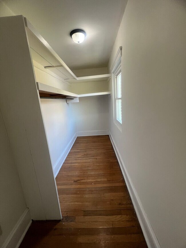 Building Photo - Spacious 4-Bedroom Brick Home with Hardwood Floors and Walk-In Closet