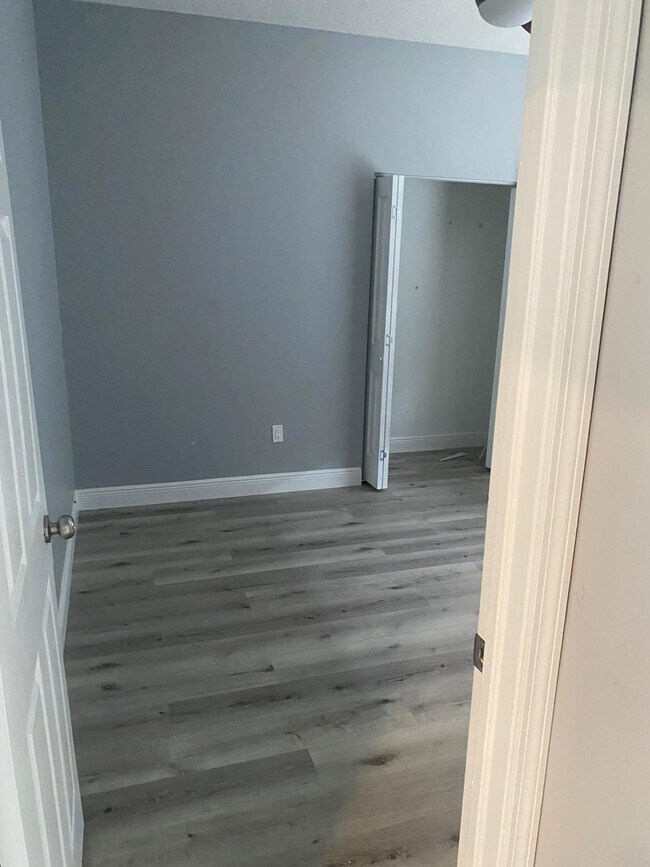 Building Photo - 1341 Flaxwood Ave