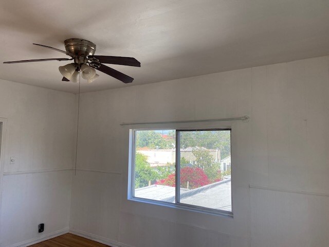 Building Photo - 800 N Mansfield Ave