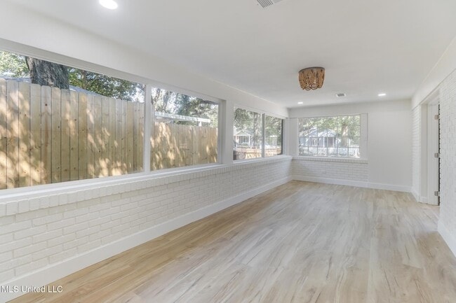 Building Photo - 175 St Charles Ave