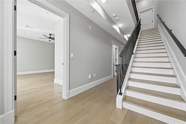 Building Photo - 5133 Fifth Ave