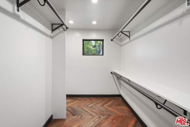 Building Photo - 21273 Entrada Rd