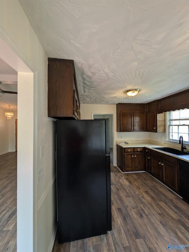 Building Photo - 1060 Sandy Springs Rd NW