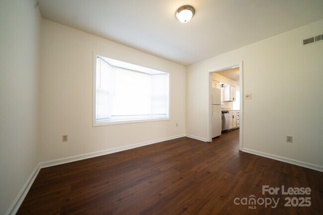 Building Photo - 2219 Heather Glen Ln