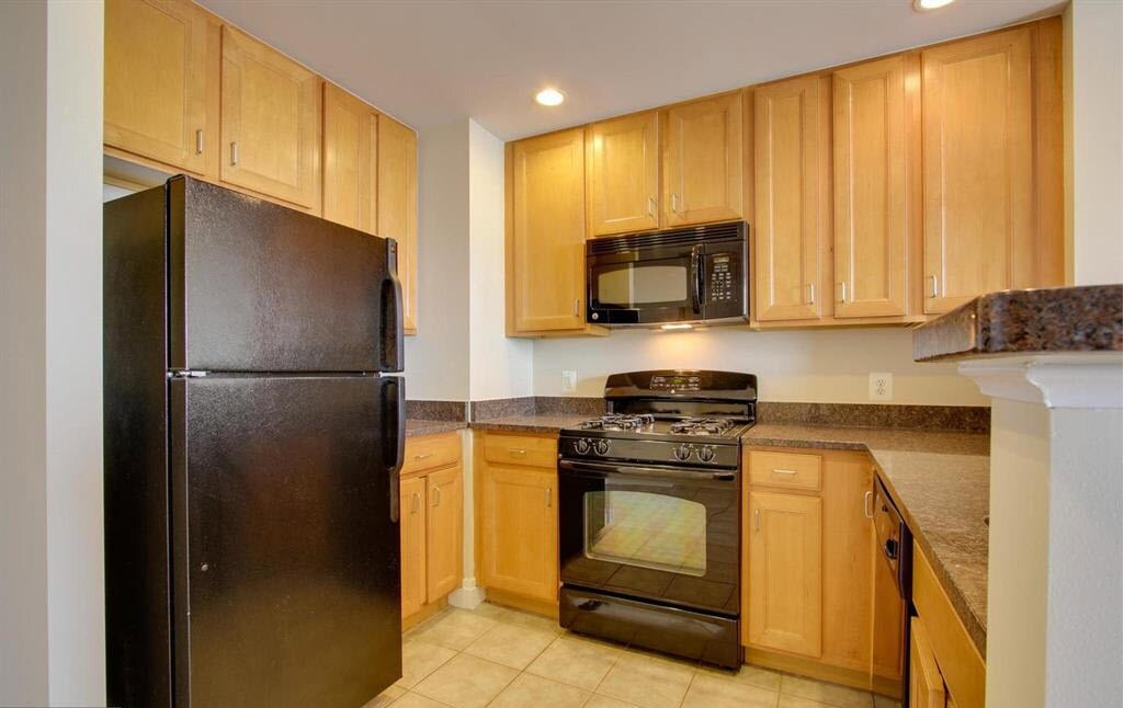 Building Photo - 414 Water St