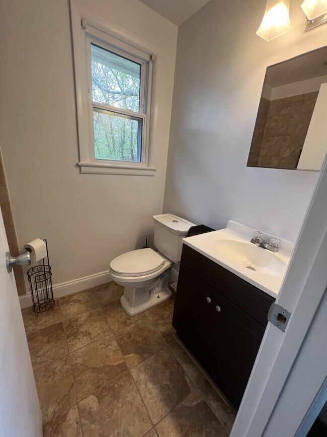 Building Photo - "Expansive 5-Bedroom Haven with Dual Kitch...