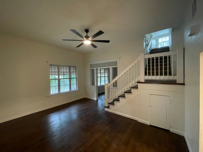 Primary Photo - AVAILABLE FOR FALL!!! Amazing 2 Bedroom Ho...