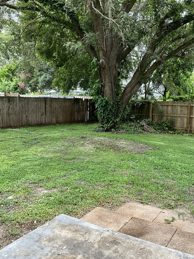 Building Photo - 3 bedroom 2 bath Single Family Home with N...