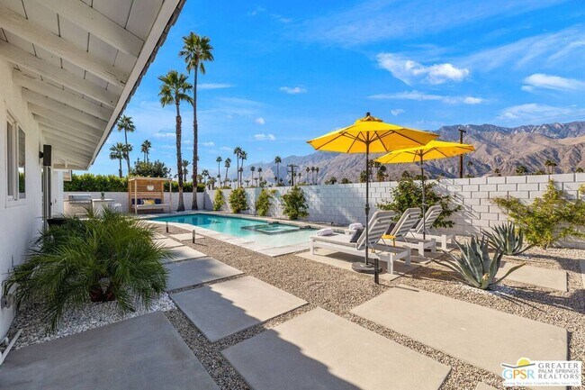 Building Photo - 945 N Buttonwillow Cir