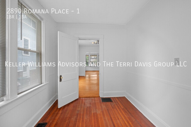 Building Photo - 2890 Romana Pl