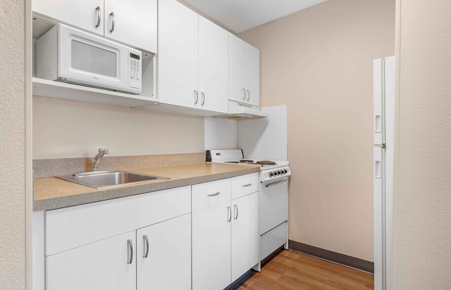 Building Photo - Furnished Studio-Fort Worth - Fossil Creek
