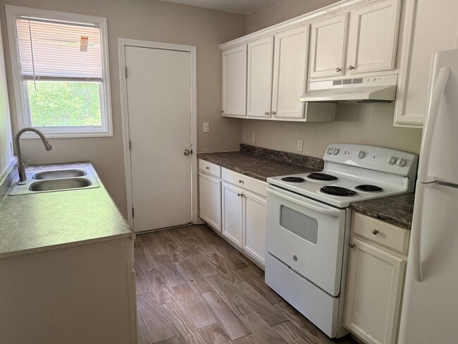 Building Photo - 3661 Wylly Ave