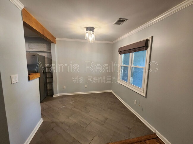 Building Photo - 1222 Crestwood Dr SE