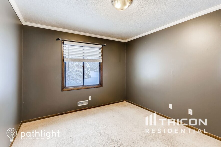 Building Photo - 8675 Westwind Cir