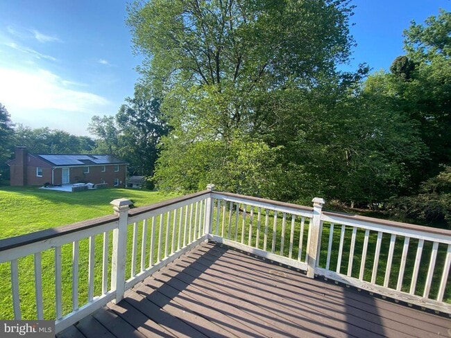 Building Photo - 7402 Lenham Dr