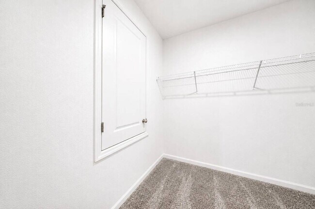 Building Photo - 688 Sand Pne Ln