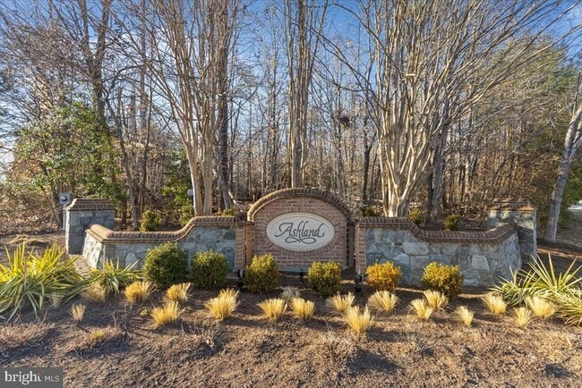 Building Photo - 15516 Three Otters Pl