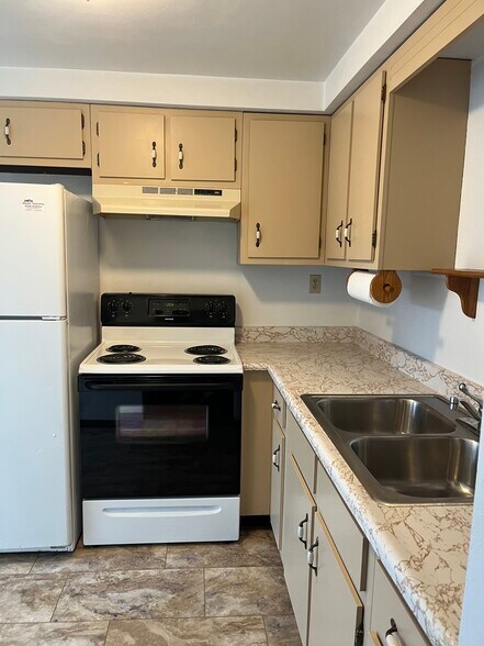 Kitchen - 3356 County Road 22A