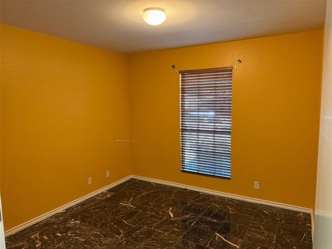 Building Photo - 111 Mist Flower Dr